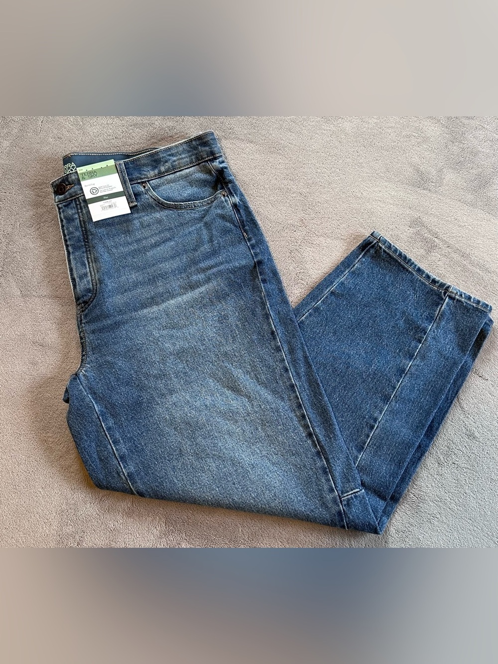 Terra & Sky Women's Plus Size High Rise Barrel Jeans, 28" Inseam/ Size: 16W/ NWT